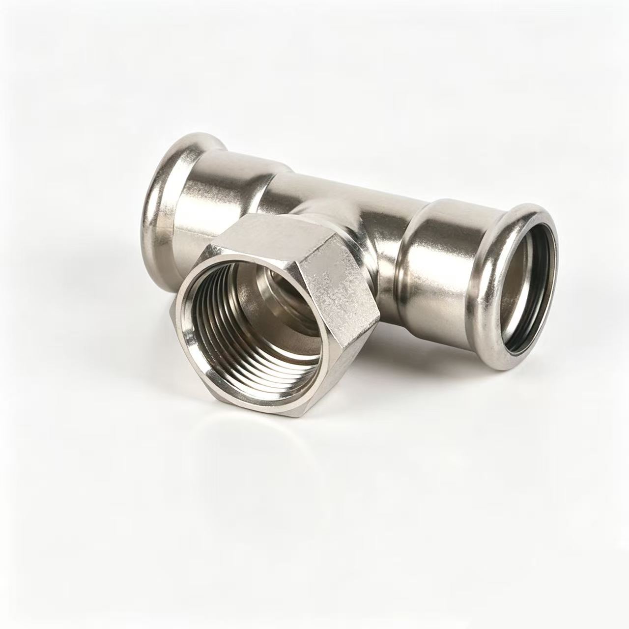Single-clamp internal thread tee